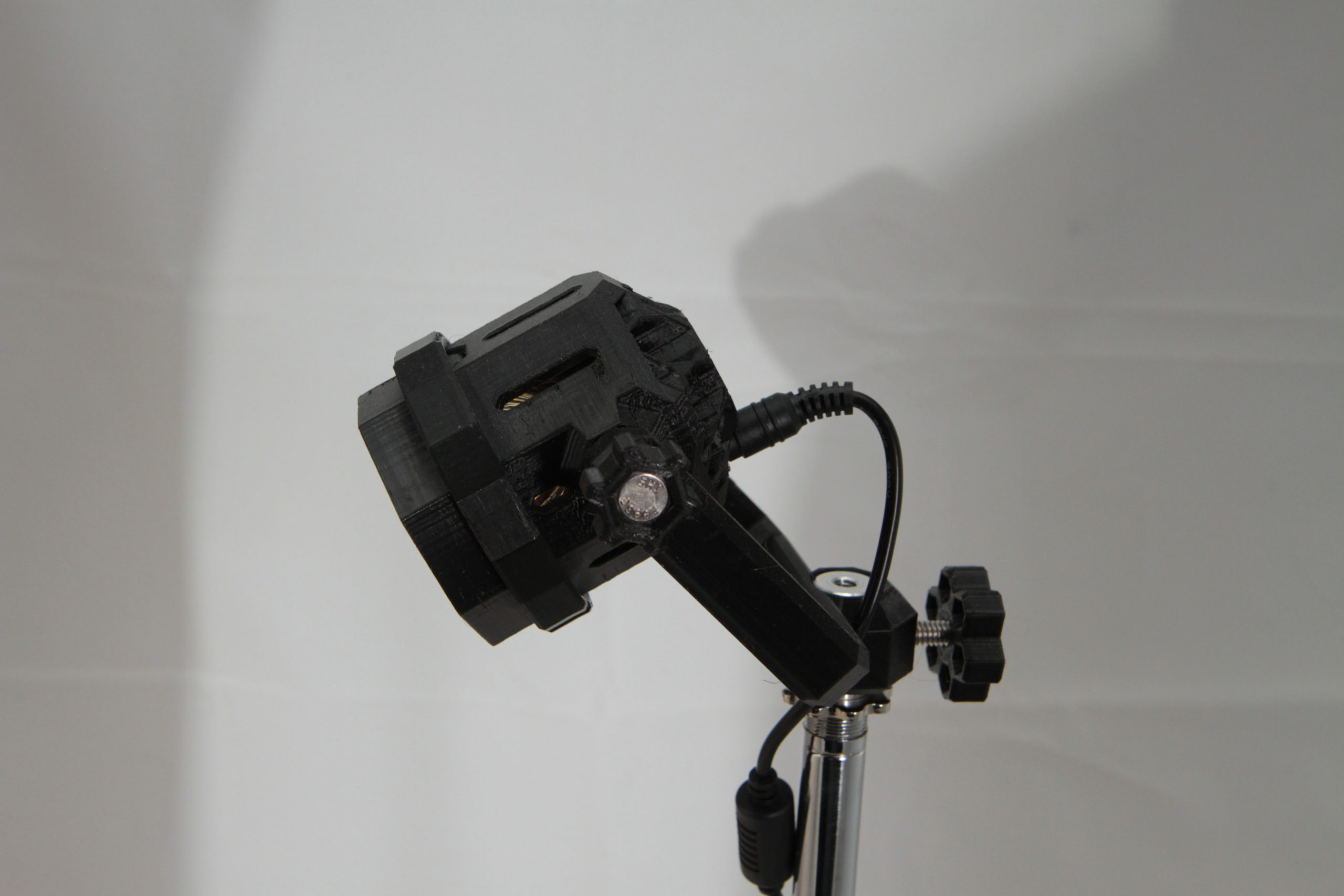 MiniCine: a compact light with a system around it — original archive photograph