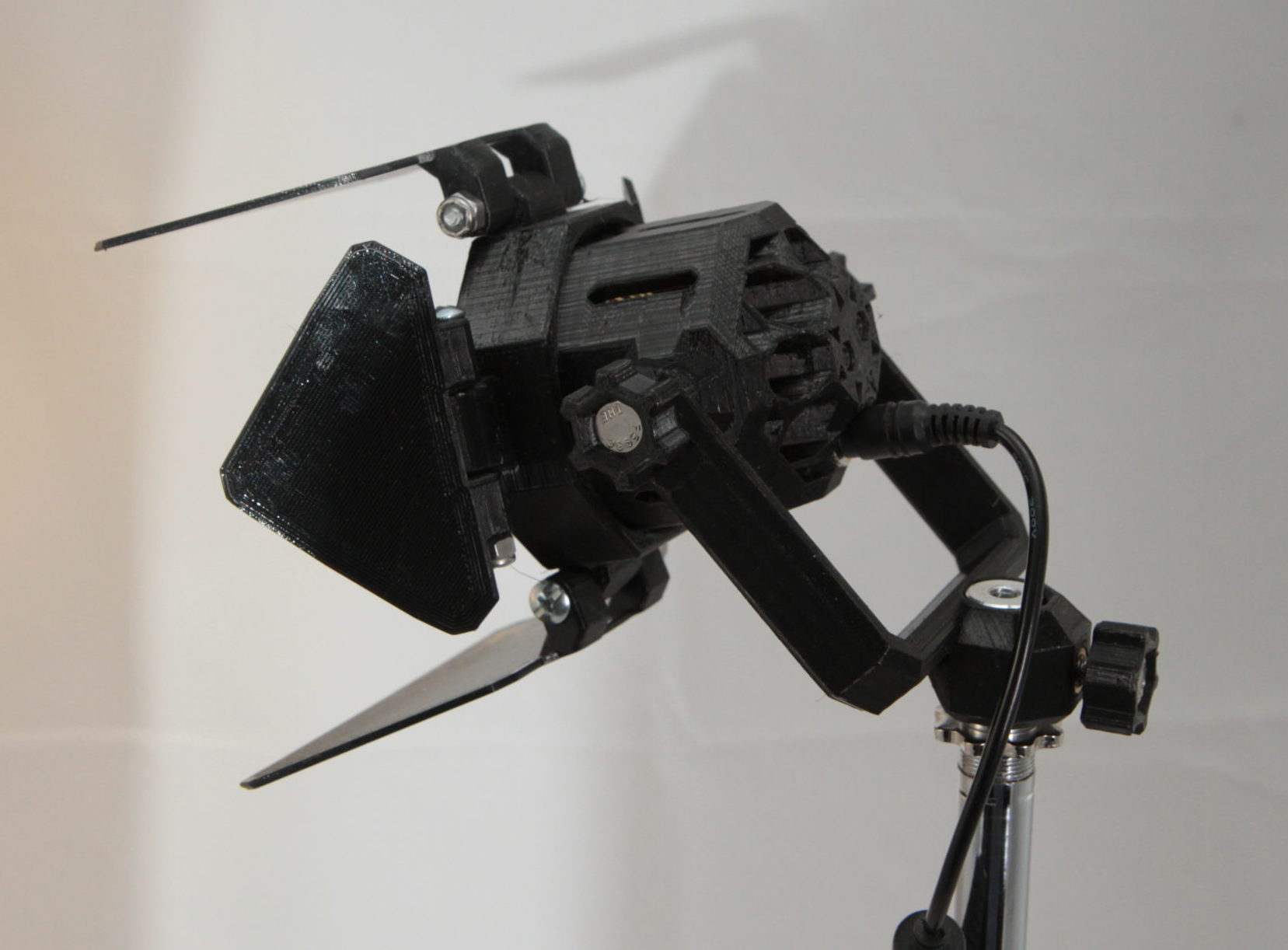 MiniCine: a compact light with a system around it — original archive photograph