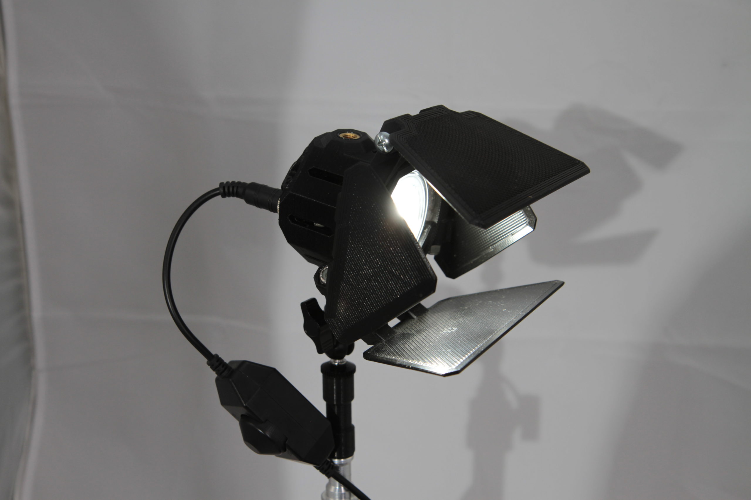 MiniCine: a compact light with a system around it — original archive photograph